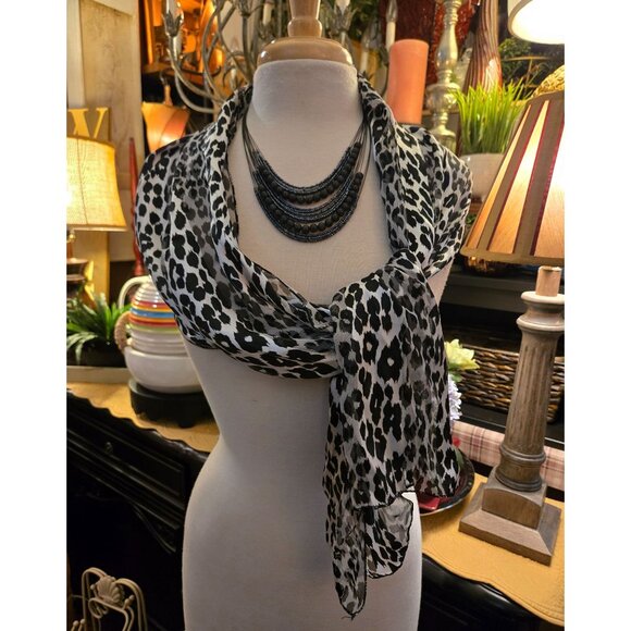 Elegant black and white sheer scarf - Picture 1 of 2